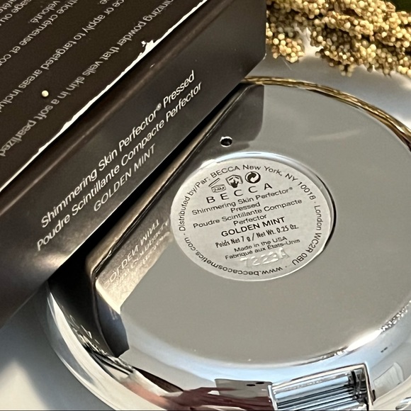 BECCA Shimmering Skin Perfector Pressed GOLDEN MINT *DISCONTINUED* - Picture 11 of 12